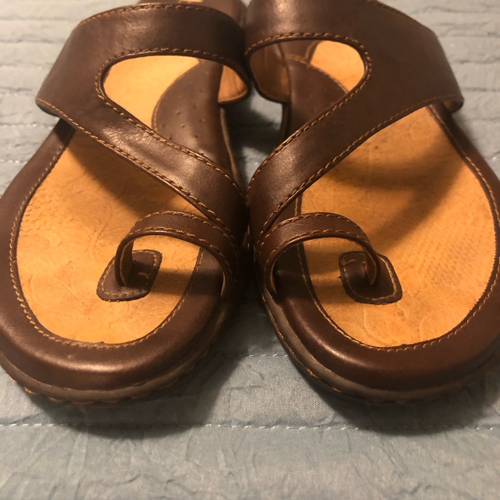 SOLD (💥NEW ITEM)B.O.C. Brown Sandals Like New